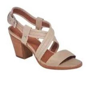 NWOB Frye Light Tan Dani Leather Criss Cross Sandals